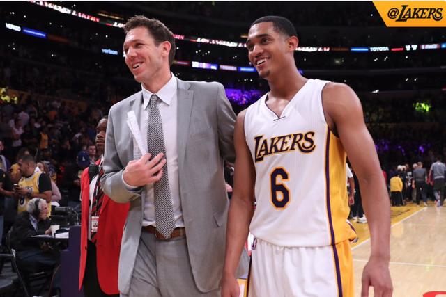 记者：对手骂梅西是“德保罗跟屁虫”，梅西被激怒后要约架