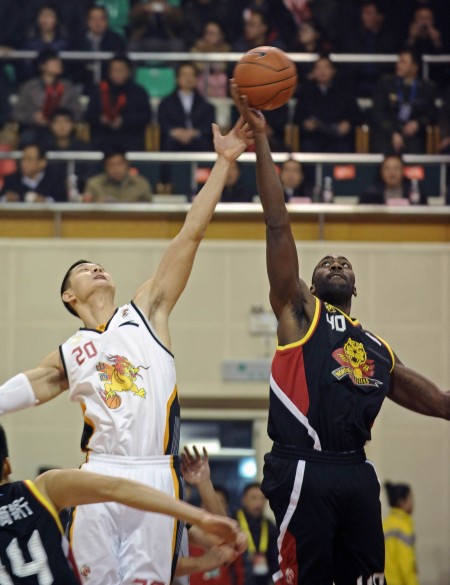 威利·梅斯在名人堂演讲中提到，他的手套是他最好的朋友